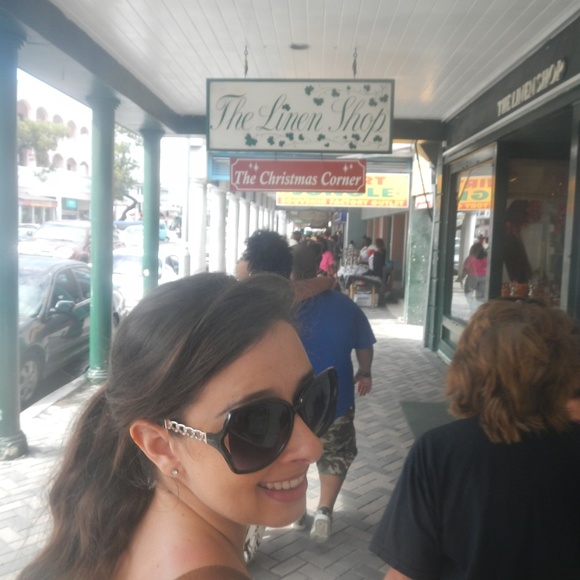 Meet your Posher, Hope - Picture 3 of 3